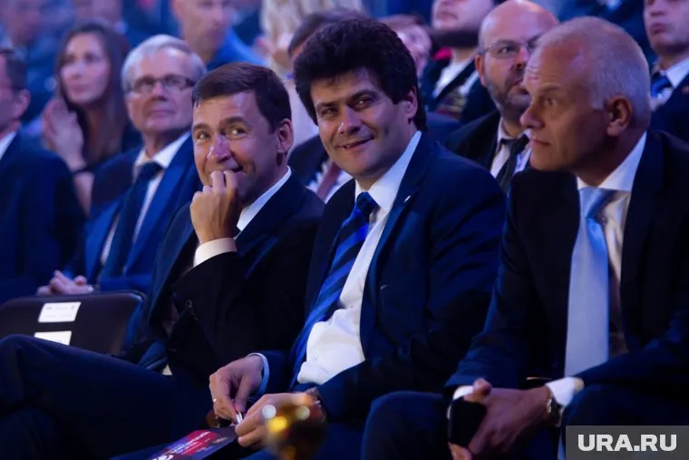 Торжественные приемы Евгения Куйвашева и Александра Высокинского назначены на одно время