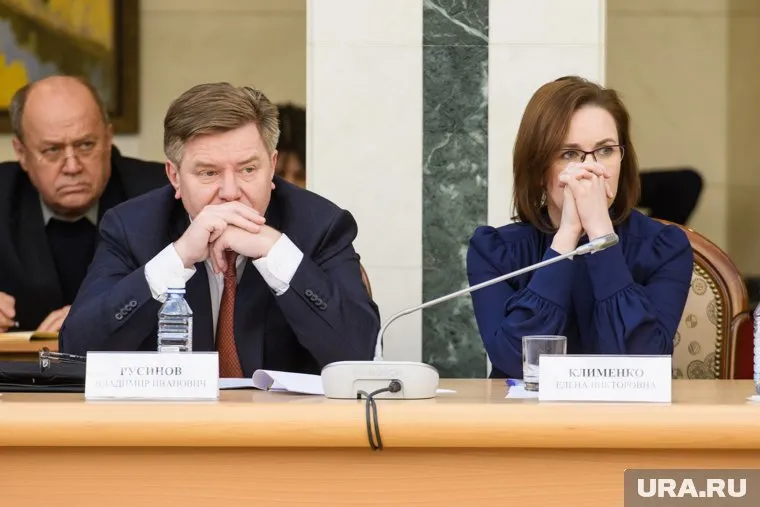 Вместо Владимира Русинова (слева) главой избиркома предложили назначить Елену Клименко (справа)