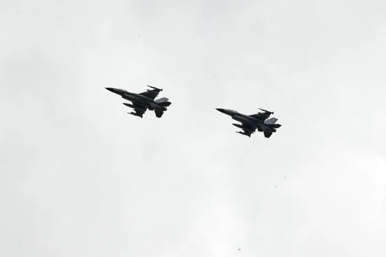 Румынские истребители F-16 уничтожили дрон в 80 милях к востоку от Констанцы