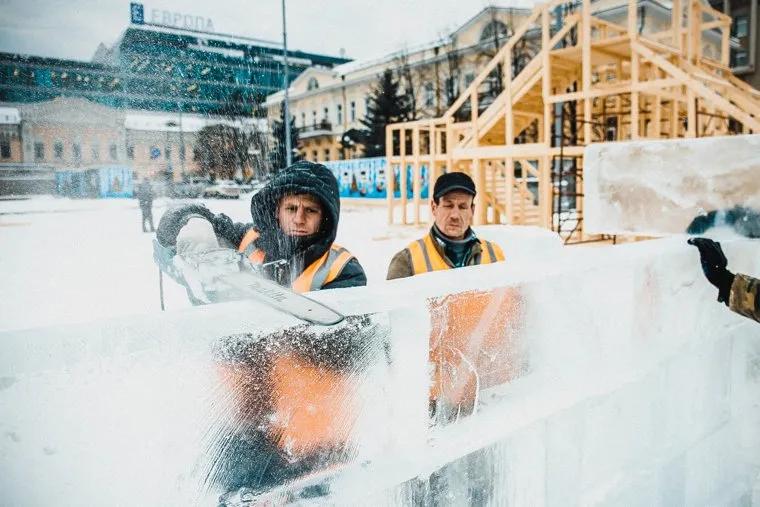 Виды города. Екатеринбург, строительство ледового городка
