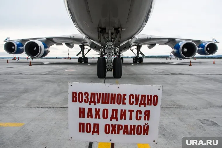 Решением оставить зарубежные самолеты, РФ сохранит авиационную отрасль, заявил Владимир Путин