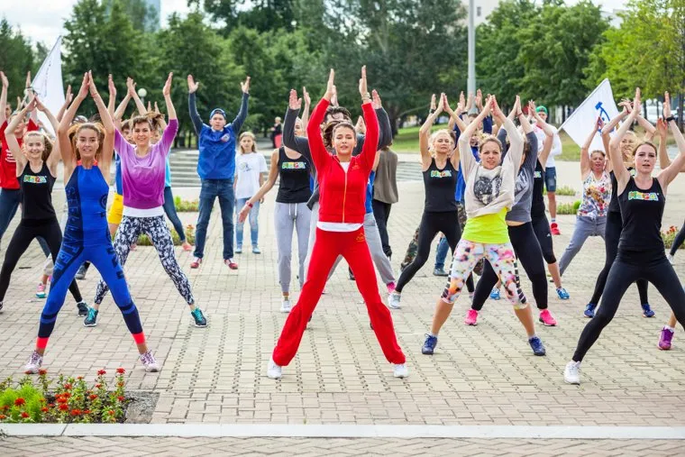 Зарядка у театра Драмы. Екатеринбург