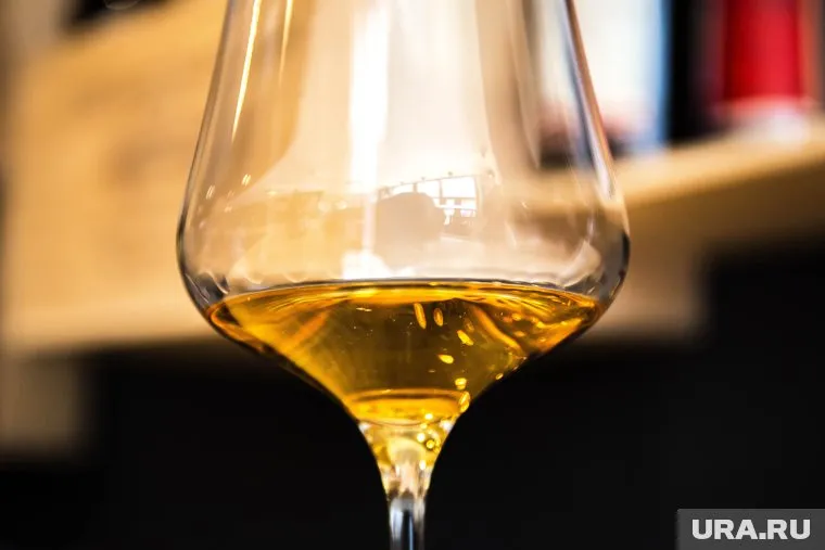 Вино препятствует возникновению кариеса, сказала Анастасия Сумарокова