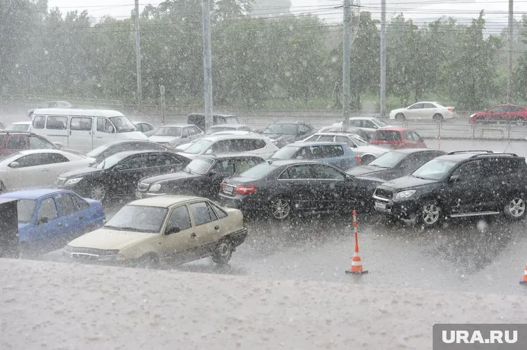 На Тюмень надвигаются дожди, грозы и сильный ветер