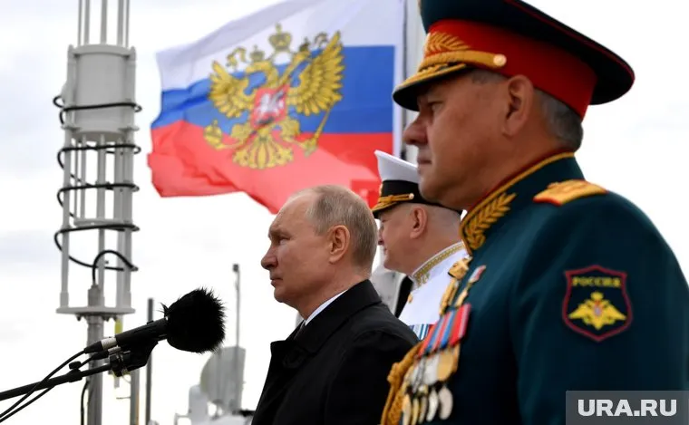 Владимир Путин стал проводить парады ВМФ в Петербурге в 2017 году