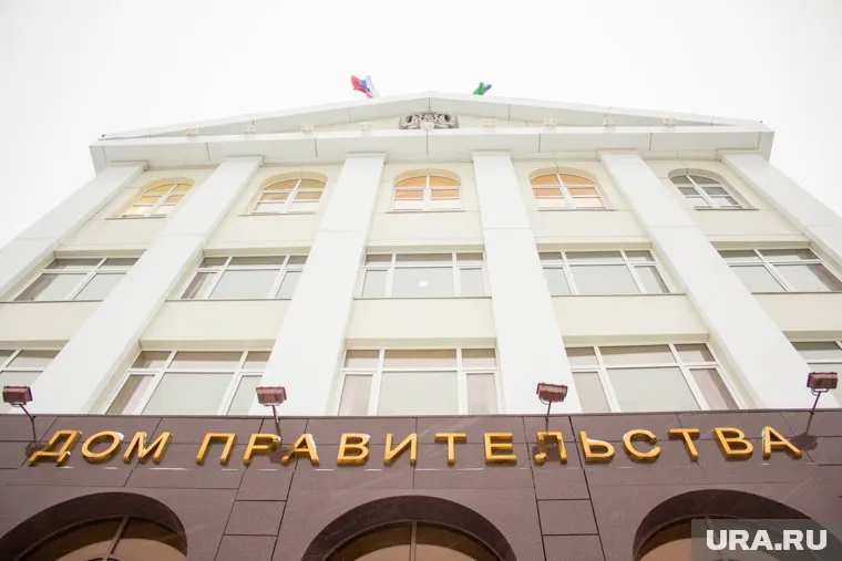Новые директора департаментов уже приступили к работе в окружном правительстве