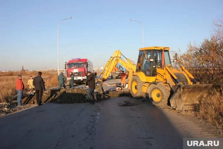 Дорога перекопана на пересечении ЕКАД и улицы Лучистой