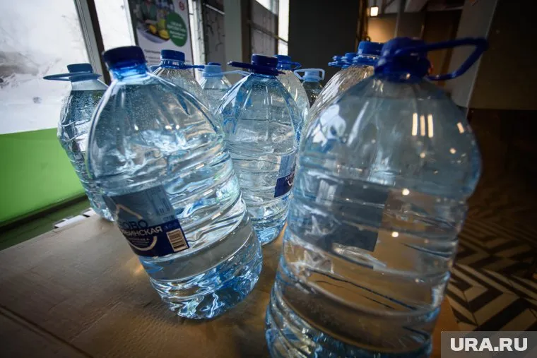 Волонтеры принесли воду для пострадавших в теракте