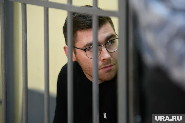 Денис уже пятый месяц находится за решеткой