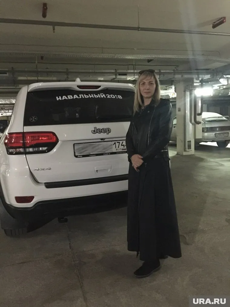 Пост Елены Гурцкая создал большие риски для карьеры ее супруга и стал поводом общественности посмеяться над "зажравшимся чинушей"