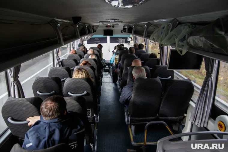 Автобус въехал в фуру около Миасса