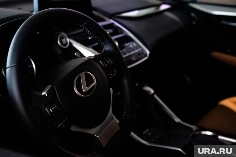 Lexus RX стал самой популярной премиальной моделью