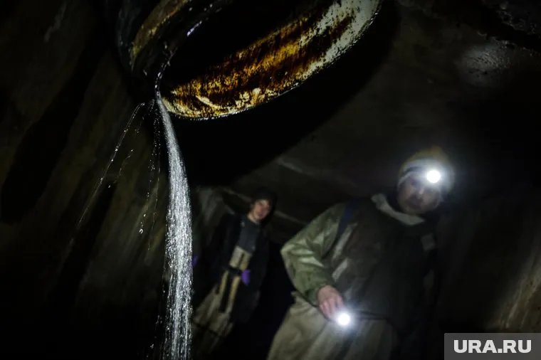 Группы из восьми диггеров затопило ливнем в коллекторах