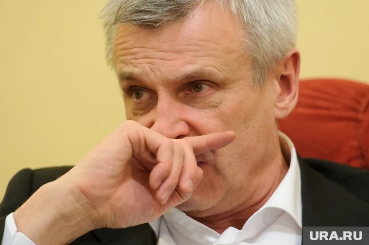 Носов был чрезвычайно раздражен и не жалел эпитетов