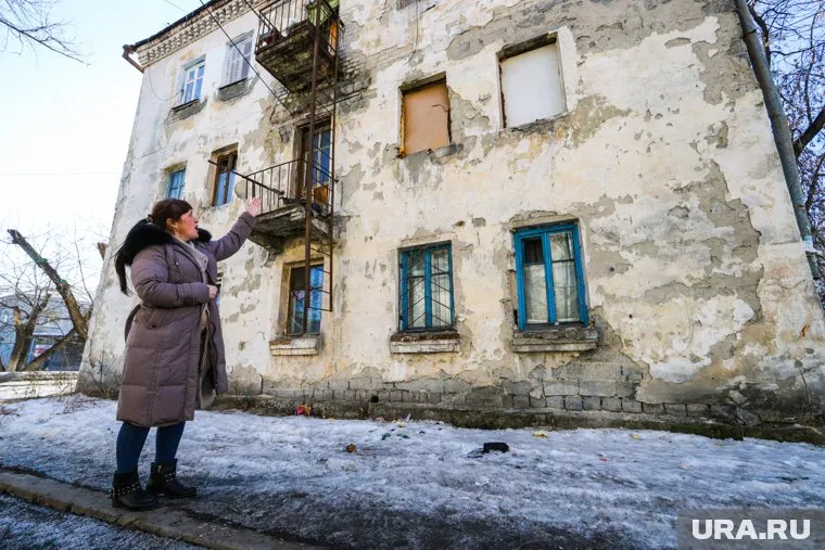 Минстрой обещает расселить в Александровске 47 аварийных домов