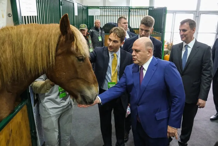 Михаил Мишустин посетил агропромышленную выставку "Золотая осень". Москва 