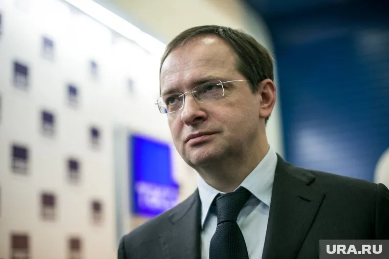 Мединский приехал по работе, но навестит друзей