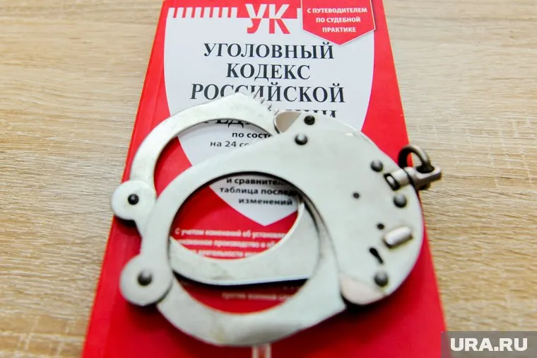 По версии следствия, Александр Москалюк посредничал в передаче взяток при заключении медицинских контрактов