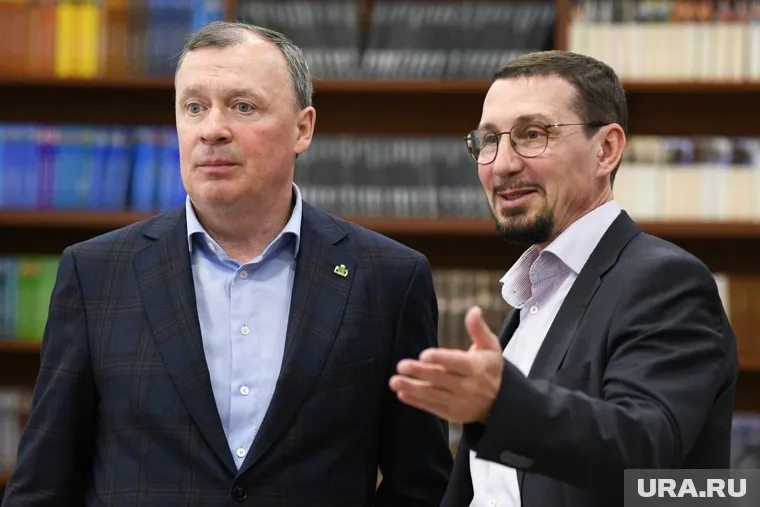 Алексей Орлов (слева) защищал Сергея Плахотина перед губернатором весь 2021 год