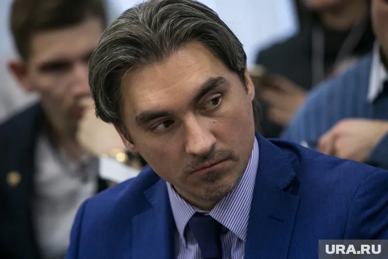 Для уехавших артистов стоит ввести специальный налоговый режим, заявил Андрей Свинцов