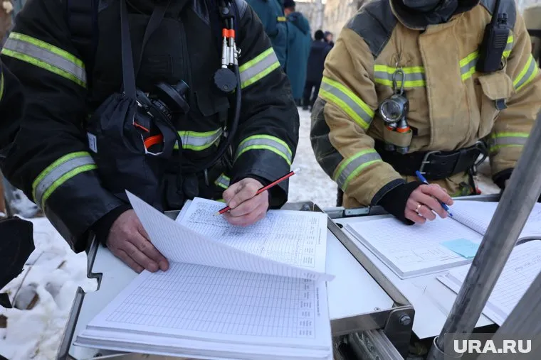 Пожар вспыхнул в поселке Ленинский, который является частью Березовского