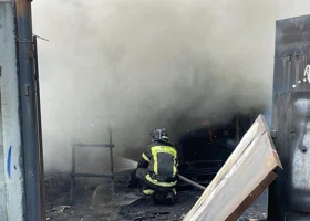 В ХМАО мужчина выпрыгнул со второго этажа, спасаясь от пожара