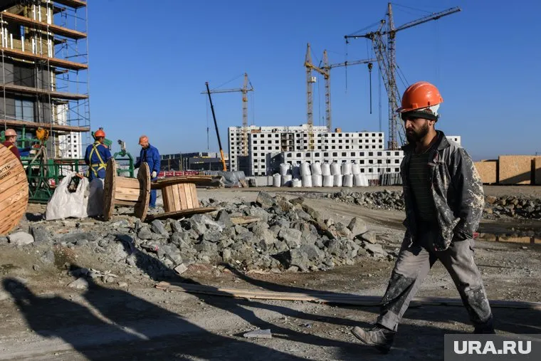 К ответственности привлекут и компании, которые с нарушениями нанимали мигрантов на работу