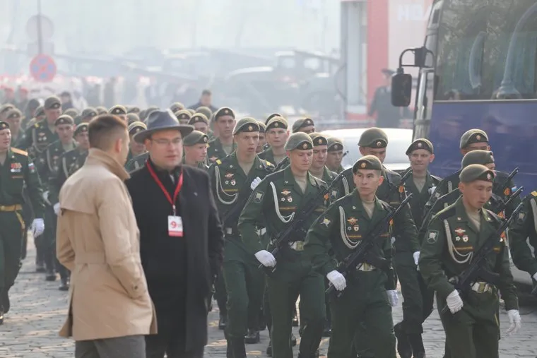 Парад Победы. Точка у сквера. Екатеринбург