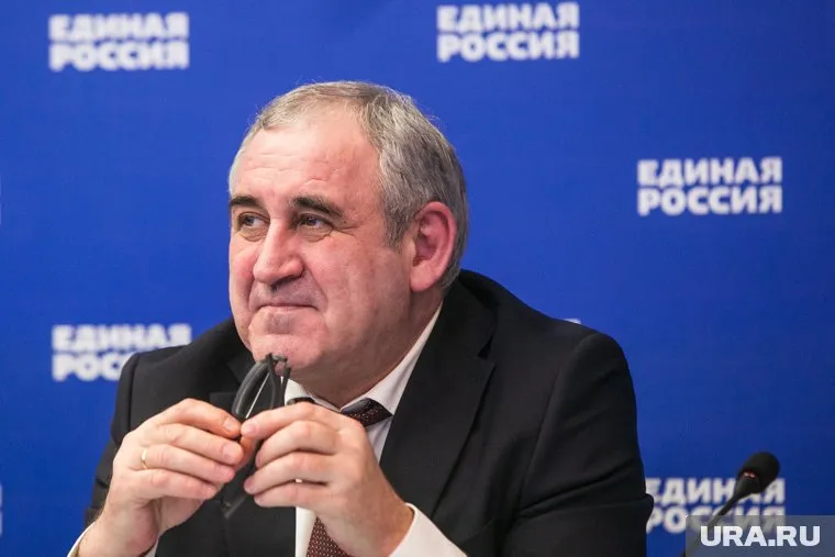 Сергей Неверов объявил, что будет работать удаленно из-за коронавируса в семье