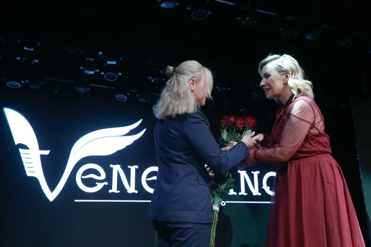 Битва ораторов: Тина Канделаки и Мария Захарова. Екатеринбург