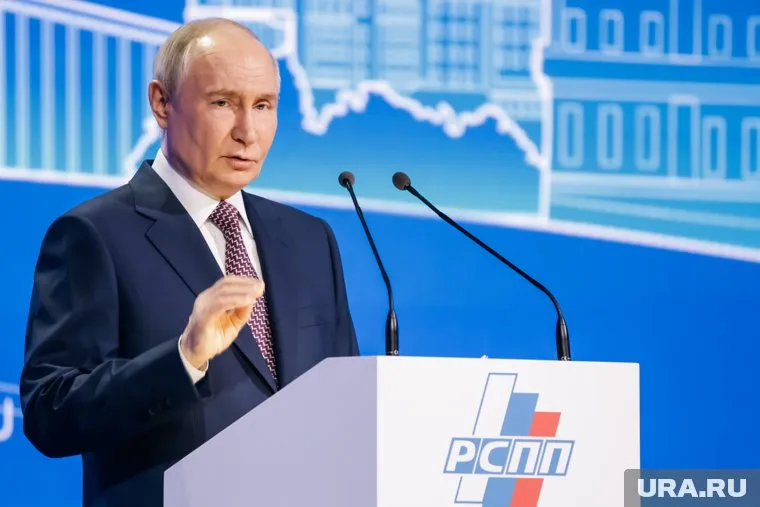 Путин заявил о повышении ударной мощи морпехов