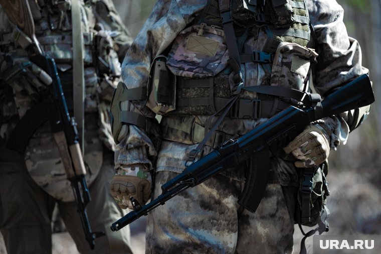 Как в Свердловской области поддерживают бойцов СВО и какие выплаты им положены