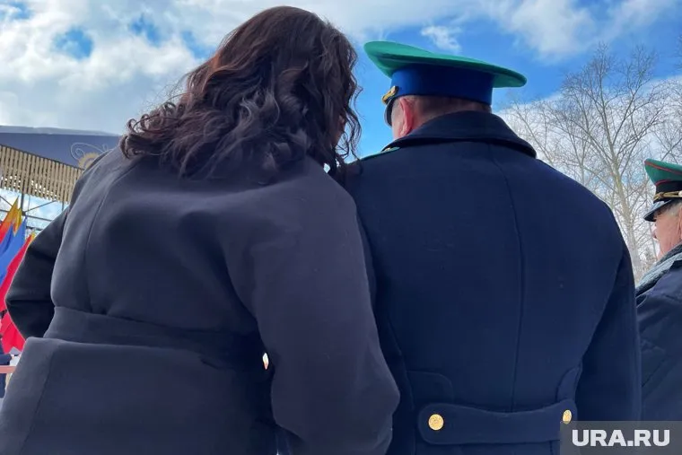 Тюменки хотят получить деньги, которые зарабатывают военные 