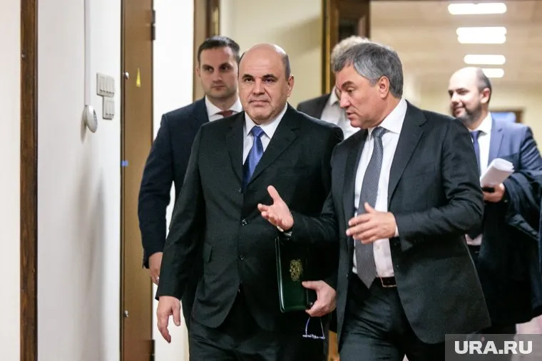 Глава правительства перед началом заседания