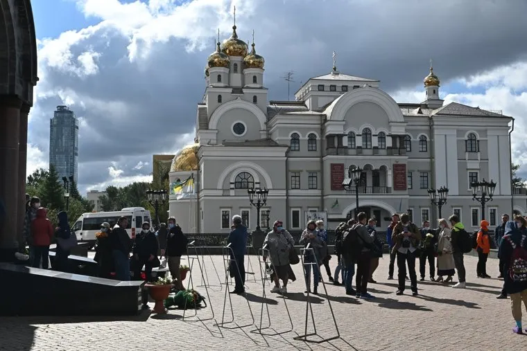 Похороны Владислава Крапивина. Необр
