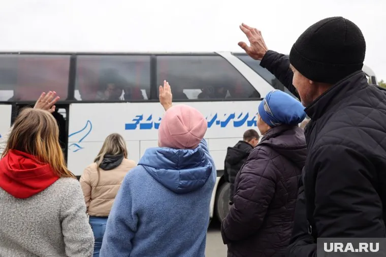 Курганским бойцам связали мешочки с молитвой «Отче Наш»