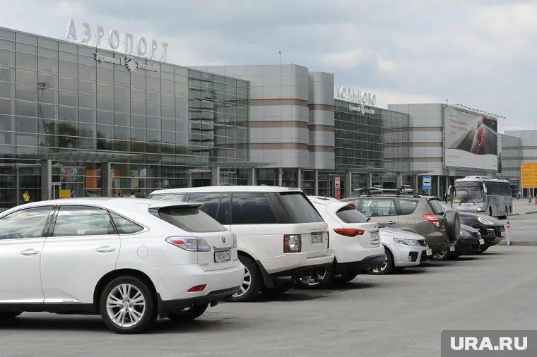 За сутки стоянки автомобилистов Екатеринбурга просят заплатить 500 рублей