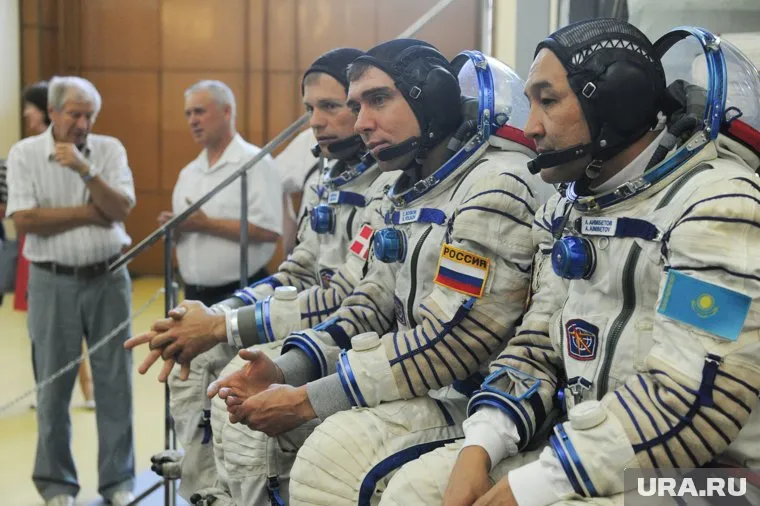 Космонавты, совершившие полет, будут получать 500 тысяч рублей в месяц