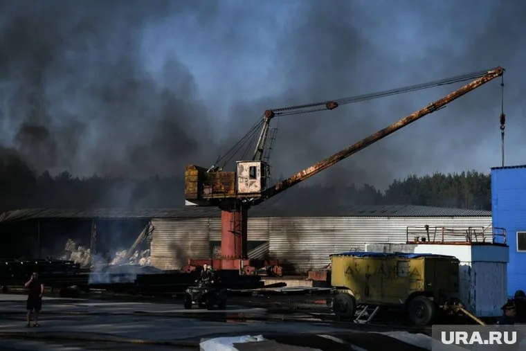 Площадь пожара составила 2000 квадратных метров