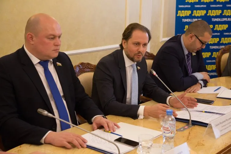 Пресс-конференция Владимира Сысоева , депутата государственной думы. Тюмень, сысоев владимир, зайцев артем