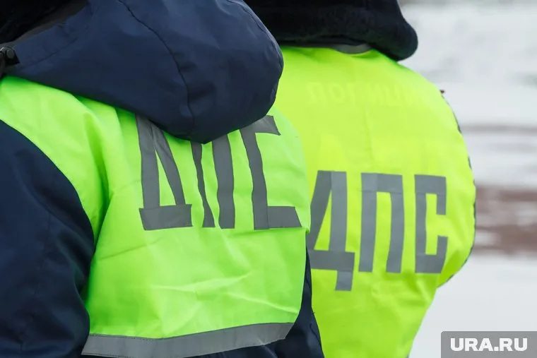 В ХМАО инспекторы ДПС увезли задыхающегося ребенка в больницу и спасли ему жизнь