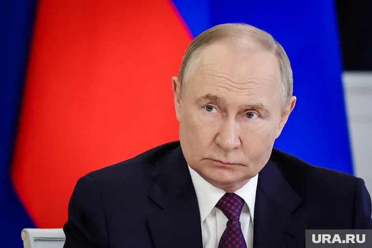 Президент Владимир Путин обсудил с партнерами по БРИКС совестную реакцию на санкции США