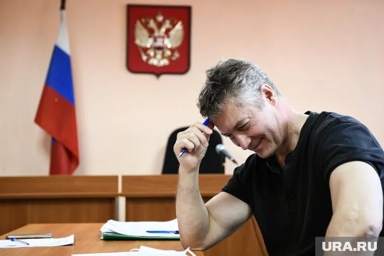 Евгений Ройзман прибыл в городской отдел полиции №7 утром 29 марта