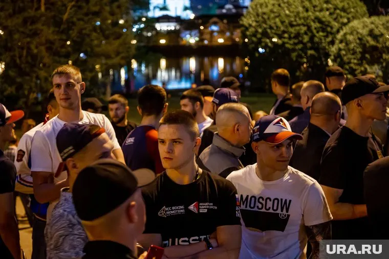 Спортсмены приехали защищать стройку храма в первый день начавшегося противостояния