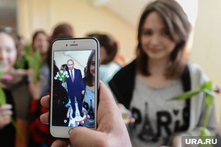 Челябинские студентки не замедлили принять участие в фотосессии