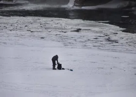 Где опасно рыбачить зимой в Свердловской области