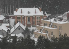 Отдых в загородных челябинских отелях и глэмпингах на Новый год подорожал за год на 10%