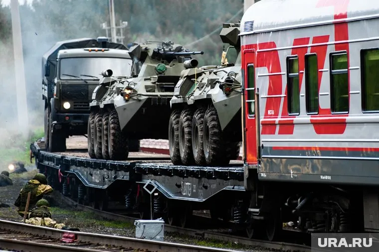 Politico опубликовала снимки со спутника, где видны военные силы РФ возле Курска и Брянска (архивное фото)