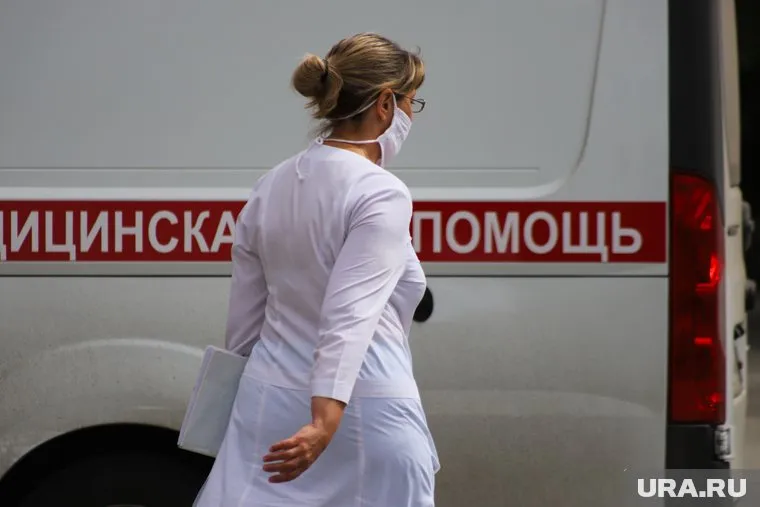 Больше 200 жителей курганской деревни остались без медпомощи