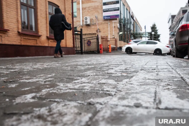 На дорогах и проводах может появиться гололед и изморозь